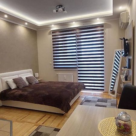 Apartman Studio Niki Суботица Экстерьер фото